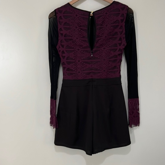 BEBE Melania lace romper NWT - Picture 2 of 4